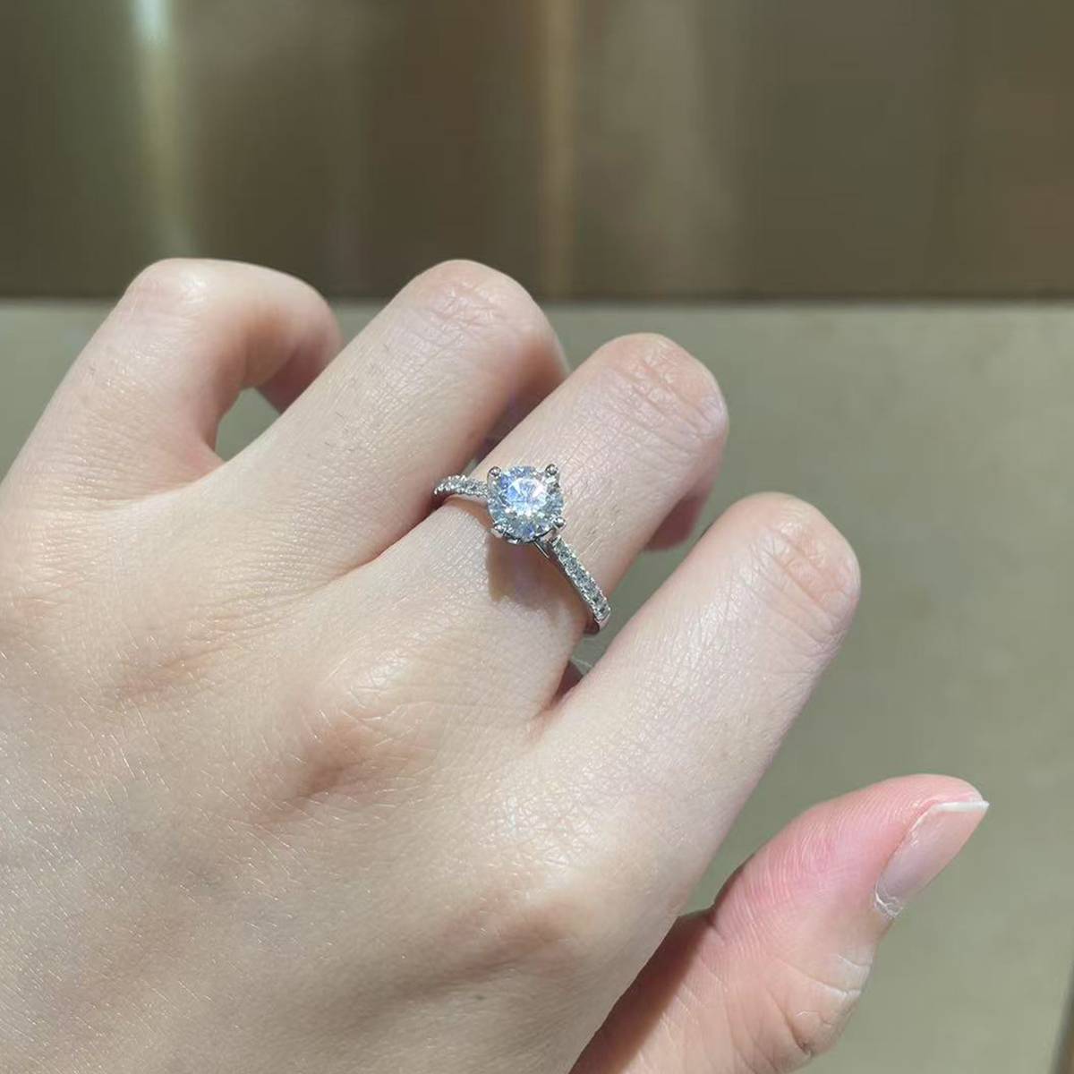 Straight arm micro inlaid four claw women's ring S925 silver plated white gold customized selection main stone Moissanite diamond 1.0ct/secondary stone high carbon diamond